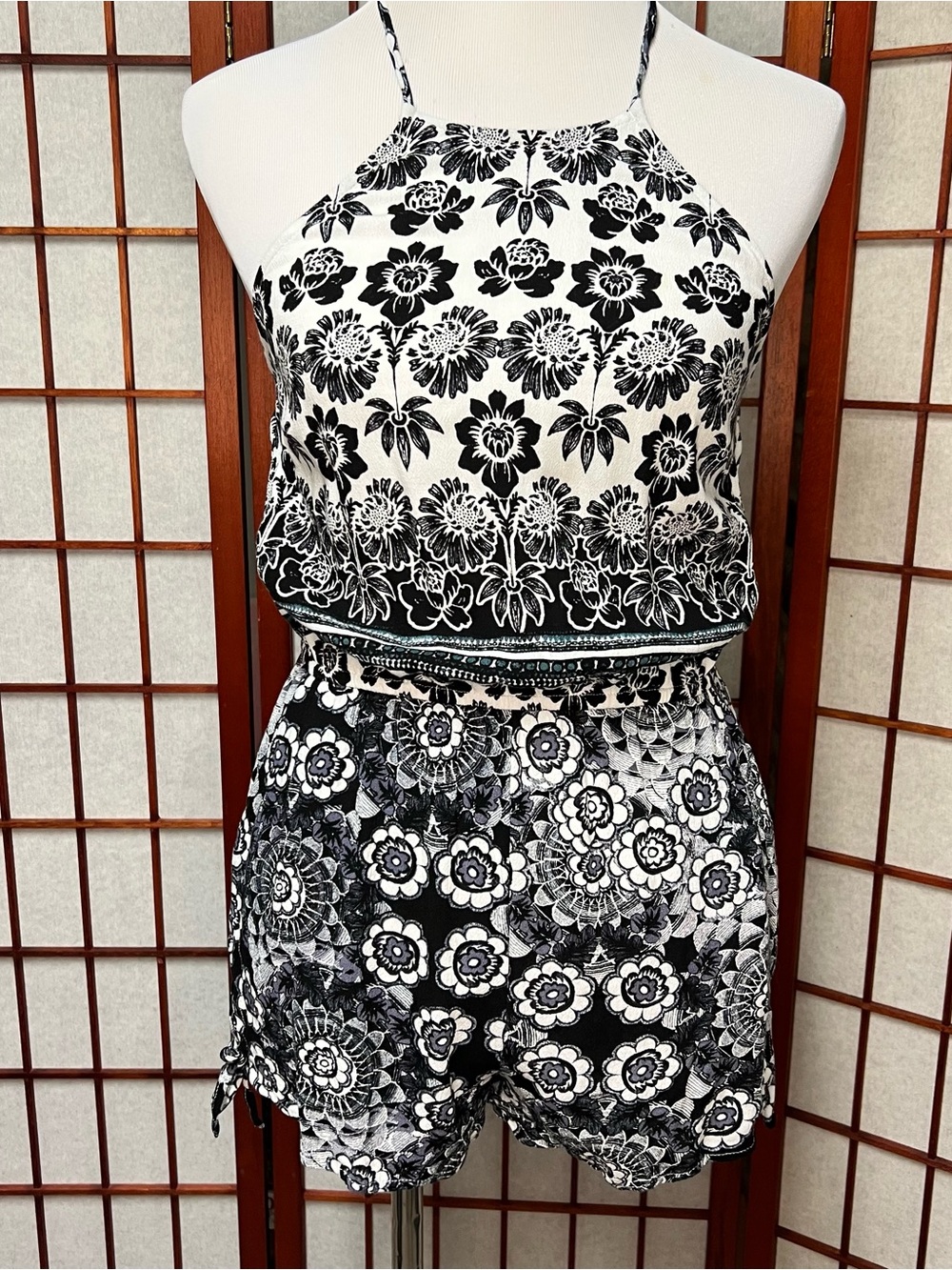 Kendall & Kylie Black and White Floral Two-Piece Shorts Set